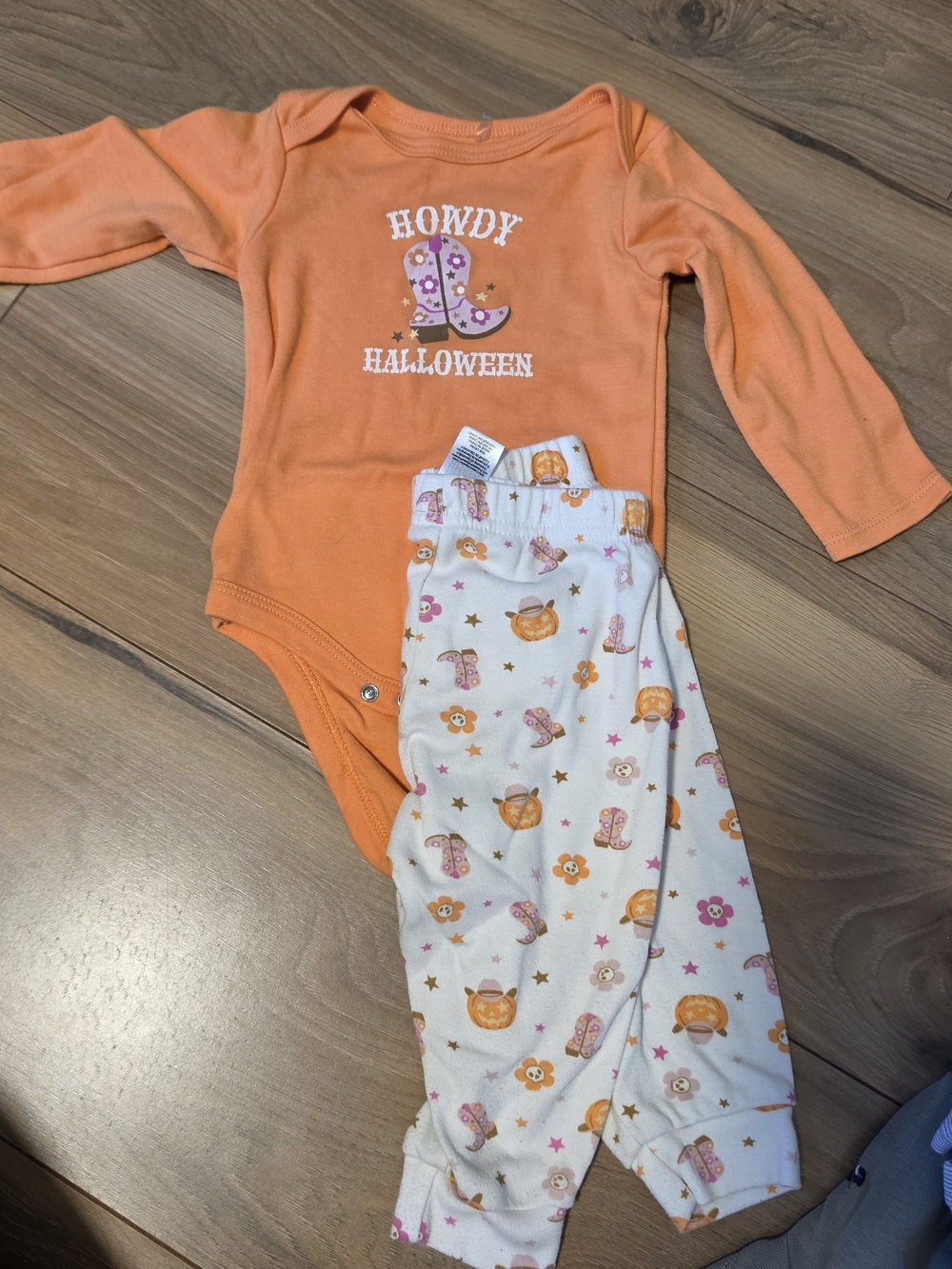 Orange 'Howdy Halloween' Baby Matching Set